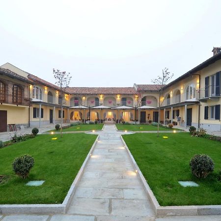 Agriturismo Cascina Varie Castagnito Екстериор снимка