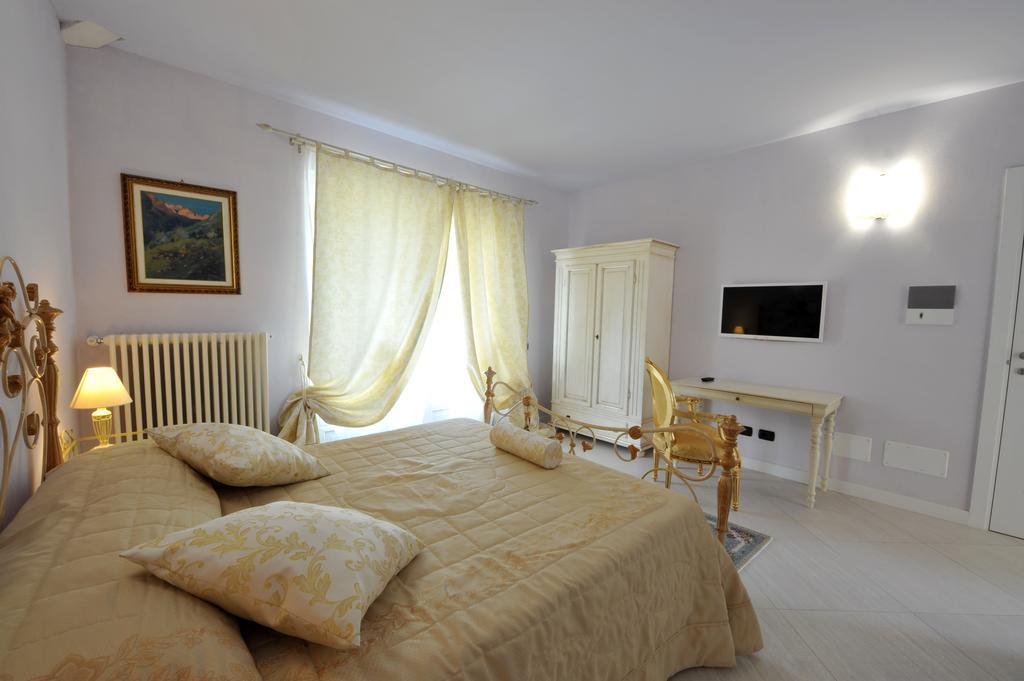 Agriturismo Cascina Varie Castagnito Екстериор снимка