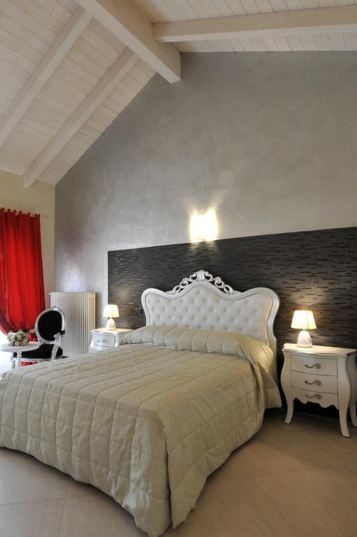 Agriturismo Cascina Varie Castagnito Екстериор снимка