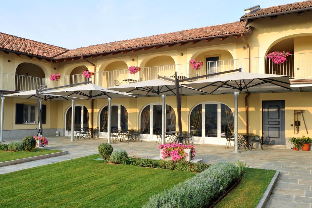 Agriturismo Cascina Varie Castagnito Екстериор снимка
