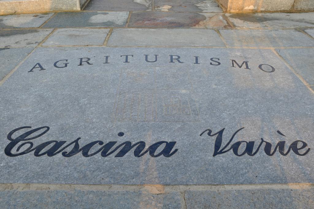 Agriturismo Cascina Varie Castagnito Екстериор снимка