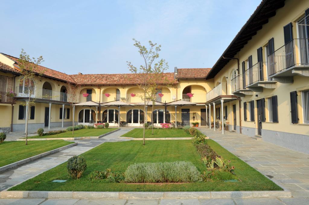 Agriturismo Cascina Varie Castagnito Екстериор снимка