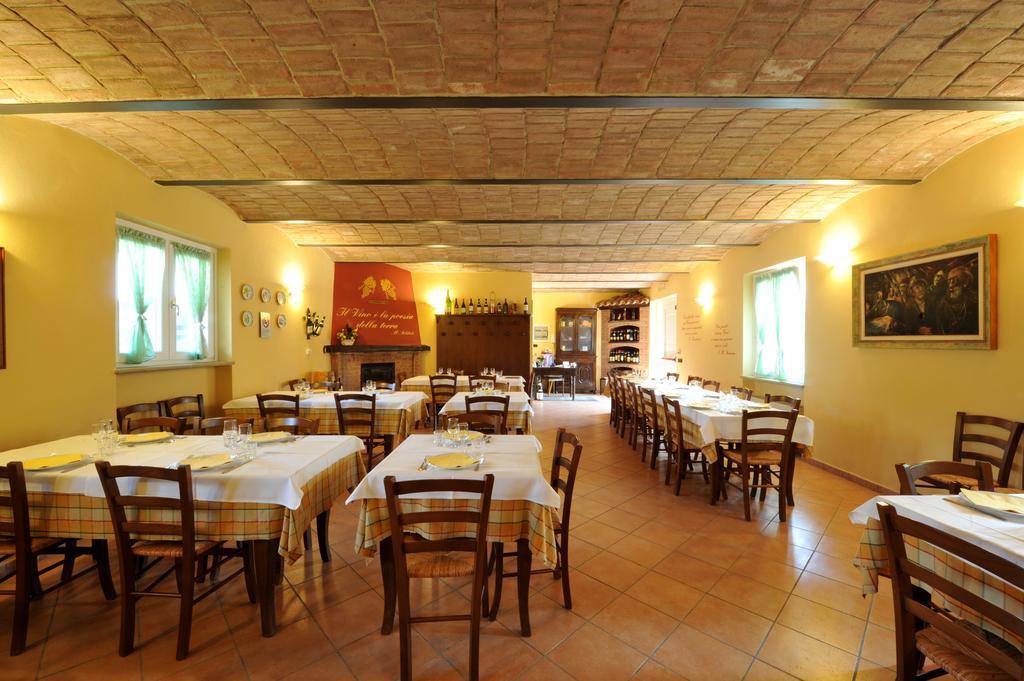 Agriturismo Cascina Varie Castagnito Екстериор снимка