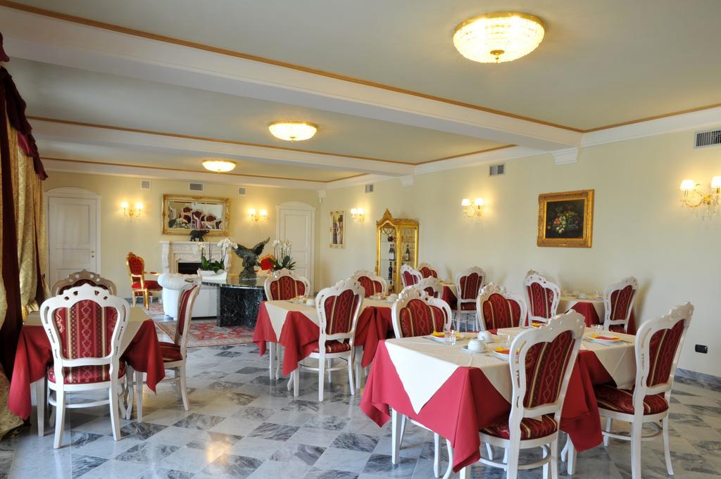 Agriturismo Cascina Varie Castagnito Екстериор снимка