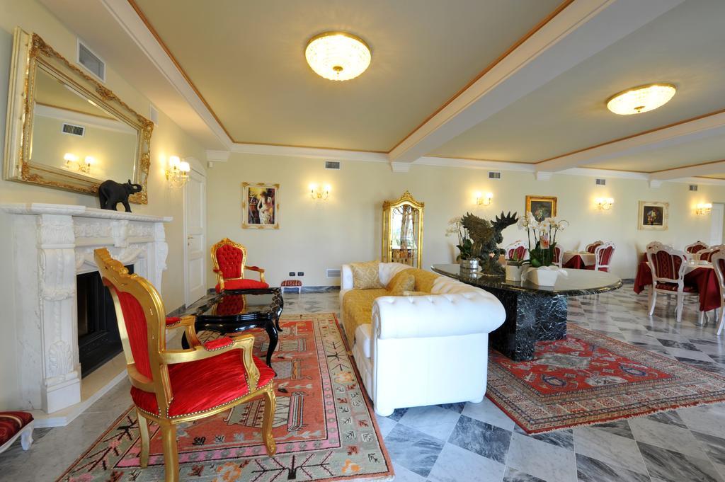 Agriturismo Cascina Varie Castagnito Екстериор снимка